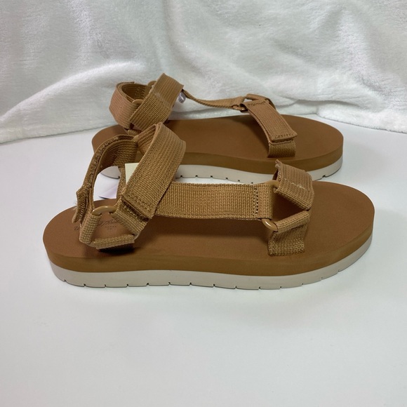 Universal Thread Holden Platform Sports Beige Adjustable Sandals - Picture 2 of 7